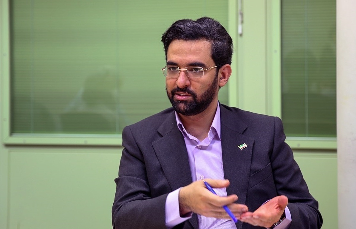 آذری جهرمی: بازی سیاسی و قدرت را کنار بگذارید و ترمز افزایش نرخ ارز را بکشید