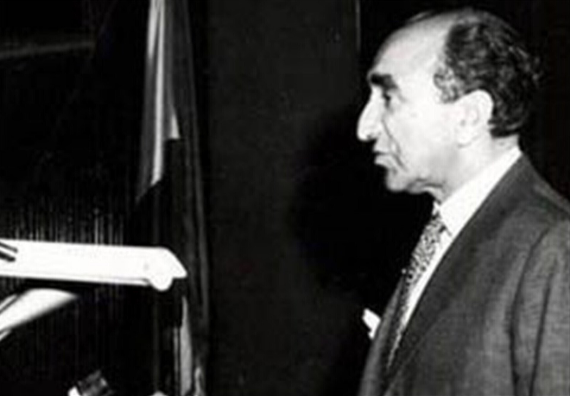 یادداشت‌های علم، دوشنبه ۲۱ خرداد ۱۳۵۲: سفیر شوروی هم عقیده دارد که نه جنگ نه صلح در خاورمیانه ادامه خواهد یافت