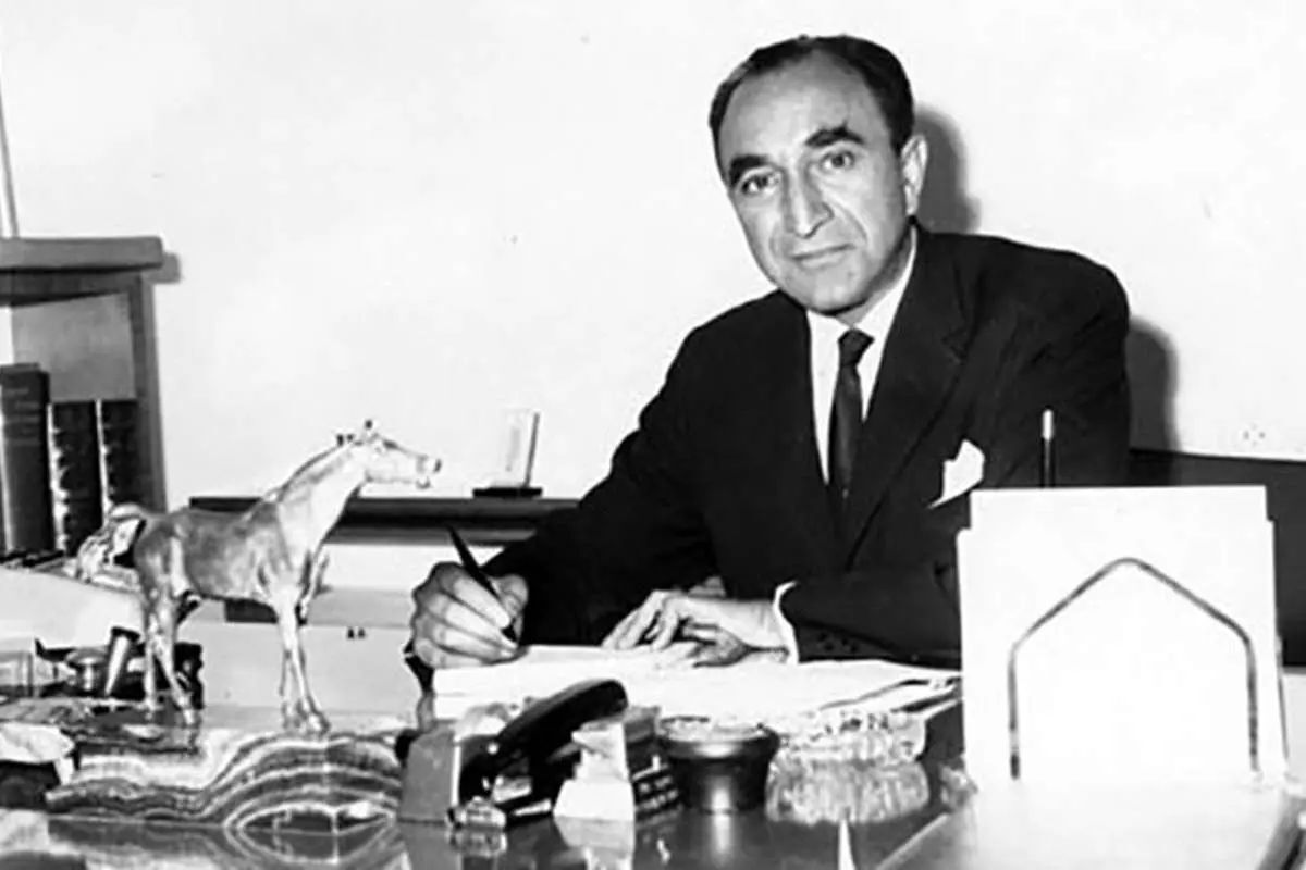 یادداشت‌های علم، پنجشنبه ۲۴ و جمعه ۲۵ خرداد ۱۳۵۲