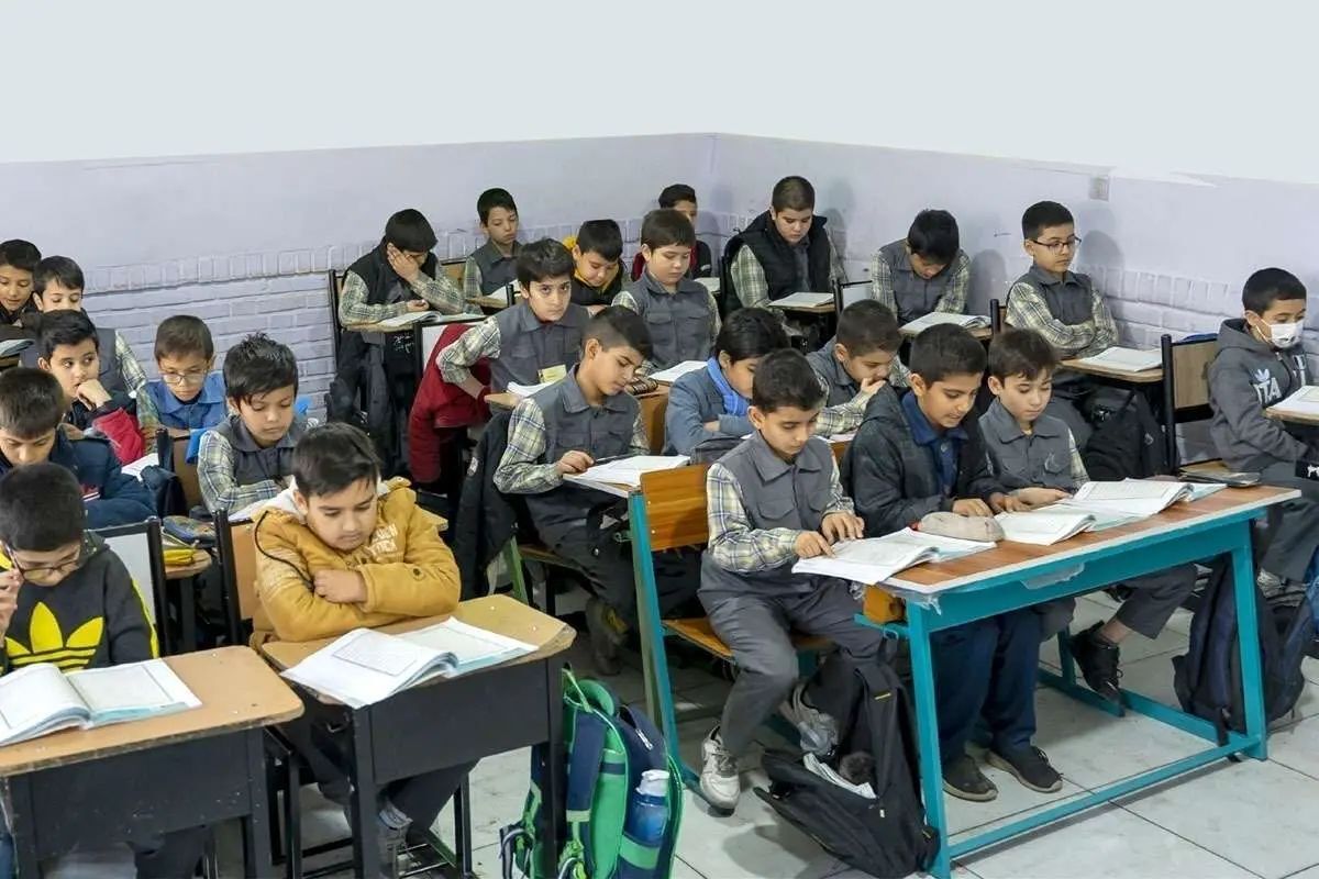 مدارس سنندج به علت سرمای هوا، یکشنبه غیر حضوری شد