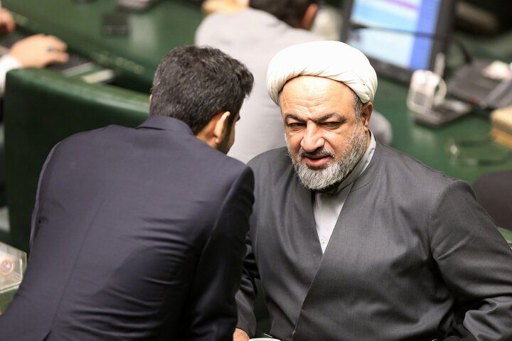 پیشنهاد جدید رسایی: برای پرداخت مستقیم مابه‌التفاوت ارز ترجیحی به مردم رفراندوم برگزار شود