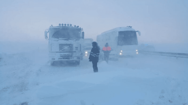 پلیس راه: اتوبان تبریز_زنجان به دلیل برف و کولاک بسته شد