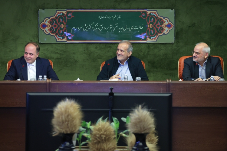 پزشکیان با حضور در وزارت کشاورزی: پیگیری امور کشور در مسیر تعریف‌شده بدون تأثیرپذیری از فضاسازی‌ها ادامه خواهد یافت